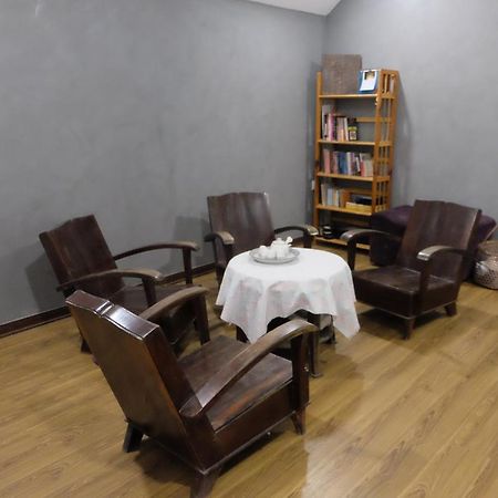 Ferienwohnung La Sen_Thu An_Phong Don Co Cua So Nhin Ra Ban Cong Thon An Hoa Exterior foto