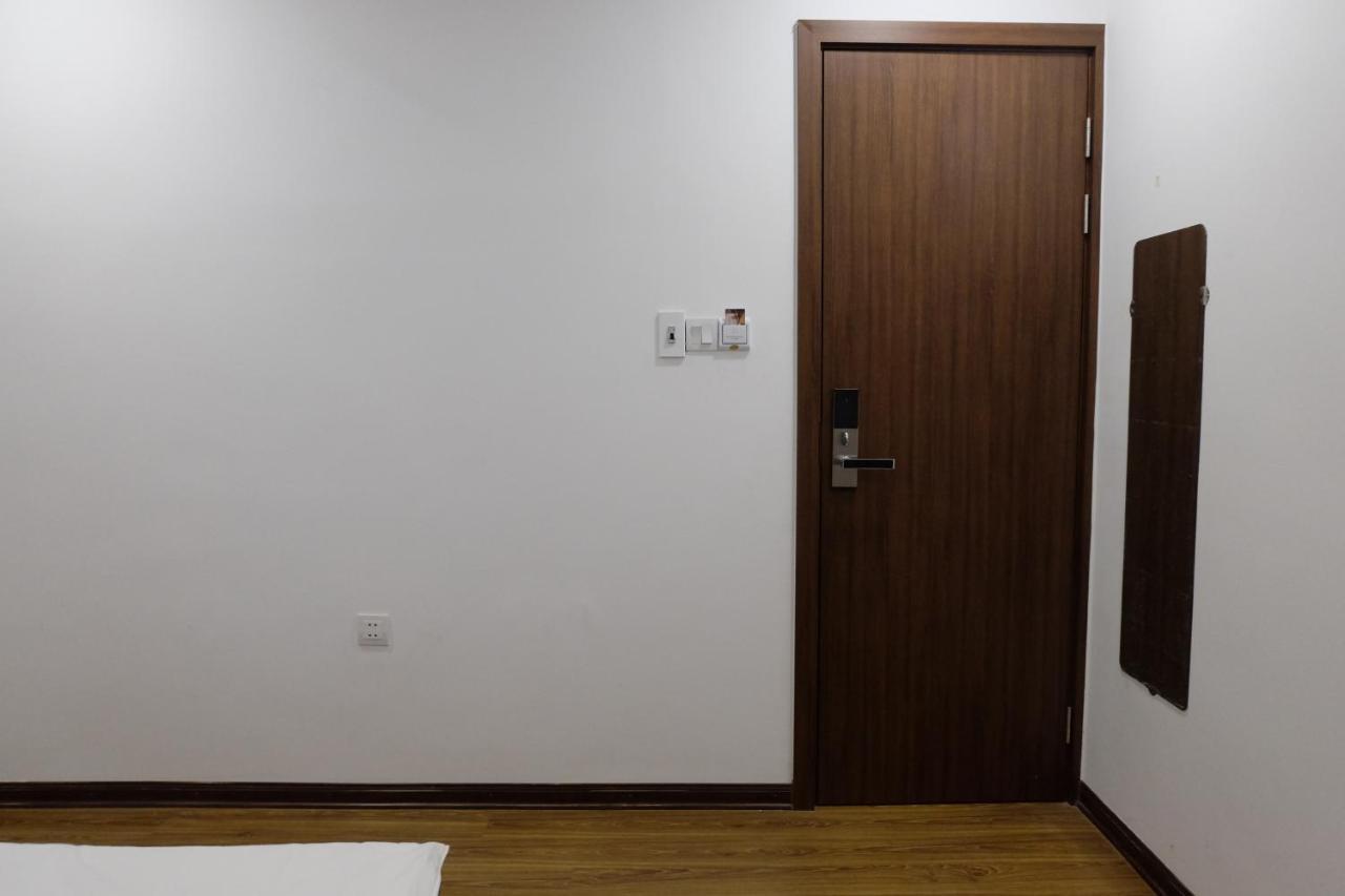Ferienwohnung La Sen_Thu An_Phong Don Co Cua So Nhin Ra Ban Cong Thon An Hoa Exterior foto