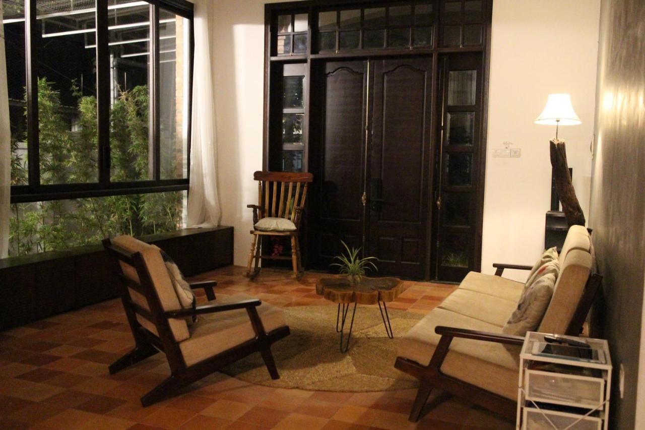 Ferienwohnung La Sen_Thu An_Phong Don Co Cua So Nhin Ra Ban Cong Thon An Hoa Exterior foto